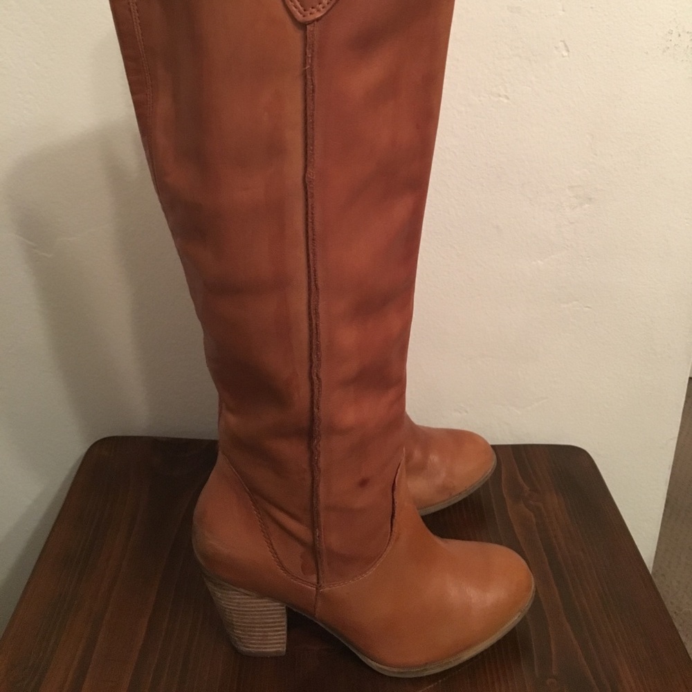 Cognac heeled boots